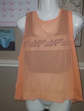 NWT 1X Fabletics Bundle; Mesh Fabletics Tank & Mesh Sports Bra